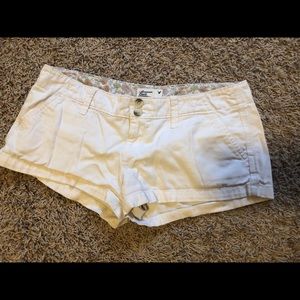 American Eagle white shorts